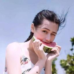娱乐吃瓜酱衣服图片高清,娱乐吃瓜酱的时尚穿搭，潮流与个性的完美融合